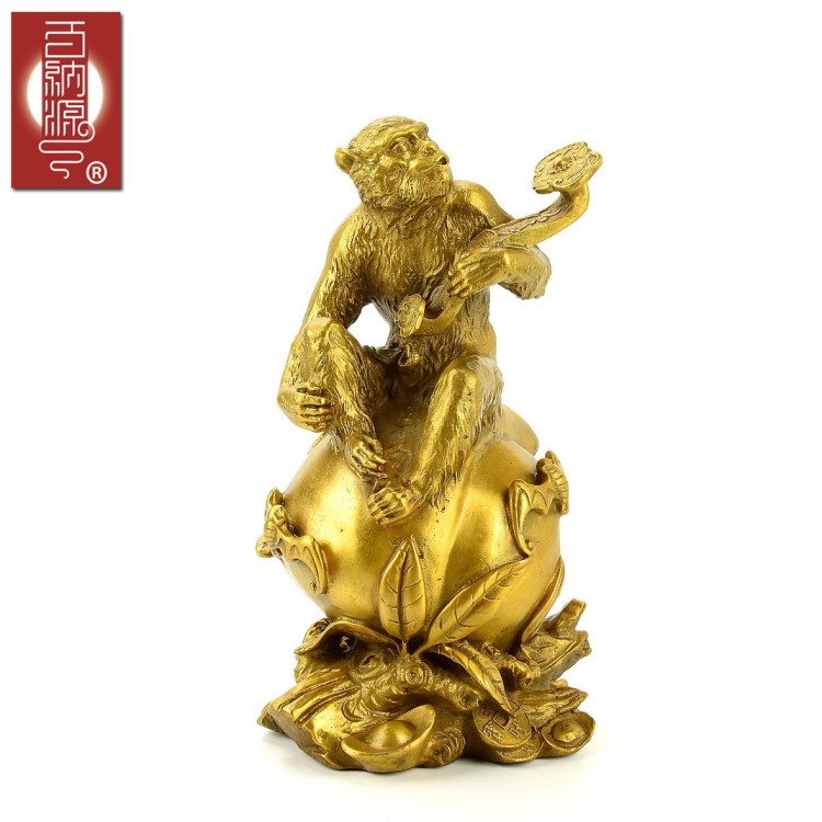 小玩偶潜藏的致命隐患：你的车里可能有危险！(图1)