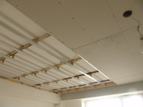 万星航取得基于BIM技术的建筑装饰吊顶专利实现装饰面板高度灵活调整以及多样化吊顶形态构建(图1)