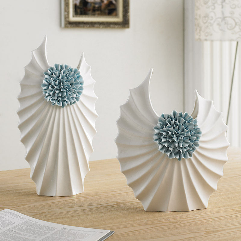 石雕元宝：中式庭院里的招财吉祥摆件(图1)